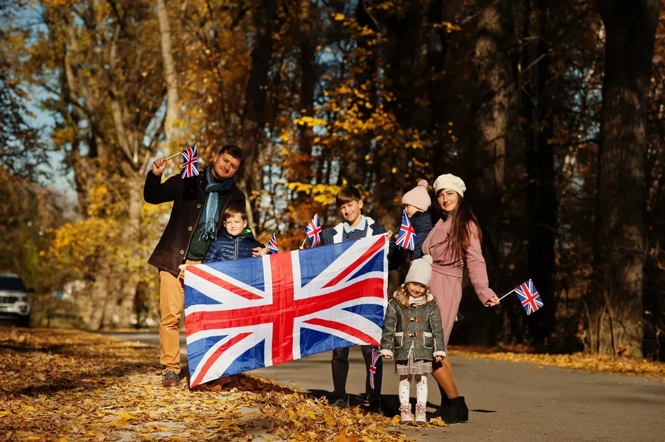 UK visa services for Thai nationals - tourist, marriage, and fiancé visas - V Goal Visa Service Bangkok Udom Suk
